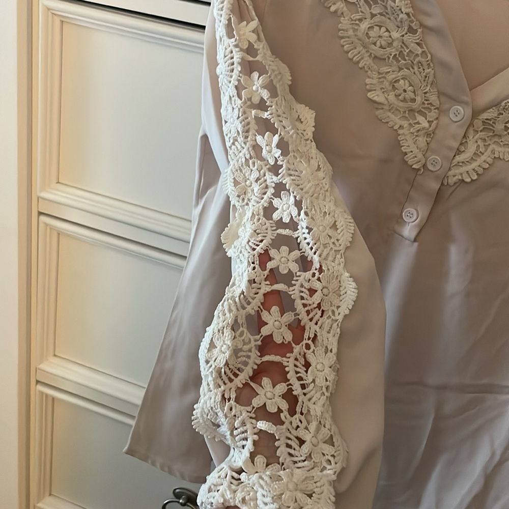 Kara and Kate Womens Blouse - Picture 6 of 9